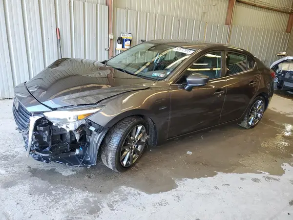 3MZBN1W39JM211890 2018 MAZDA 3 - Image 1