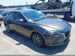 3MZBN1W39JM232979 2018 MAZDA 3
