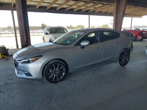3MZBN1W39JM251144 2018 MAZDA 3 - Image 1