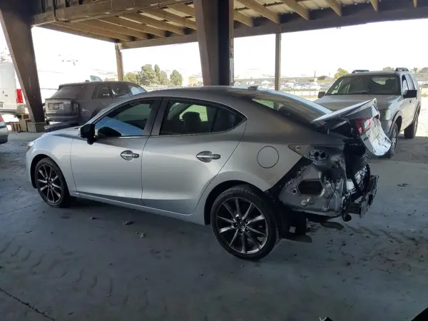 3MZBN1W39JM251144 2018 MAZDA 3 - Image 2