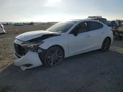 3MZBN1W39JM256344 2018 MAZDA 3