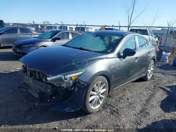3MZBN1W39JM275153 2018 MAZDA 3 - Image 2