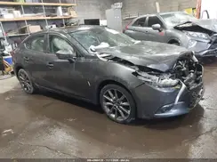 3MZBN1W3XJM175448 2018 MAZDA 3
