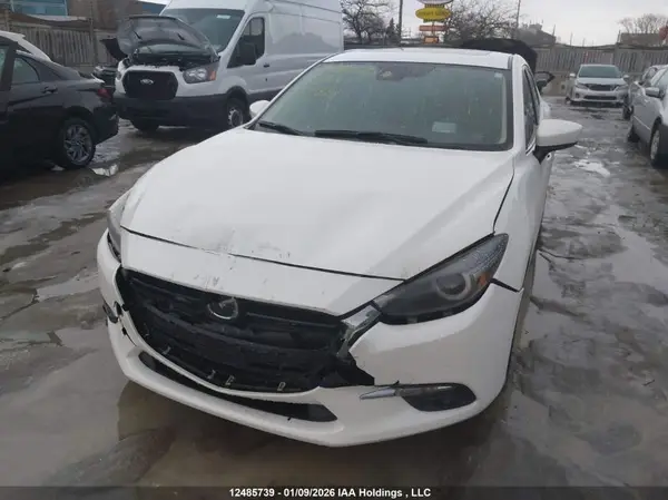 3MZBN1W3XJM194338 2018 MAZDA 3 - Image 2