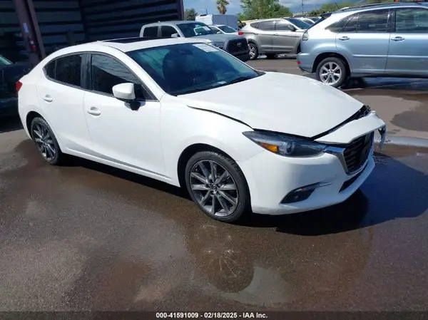 3MZBN1W3XJM215561 2018 MAZDA 3 - Image 1