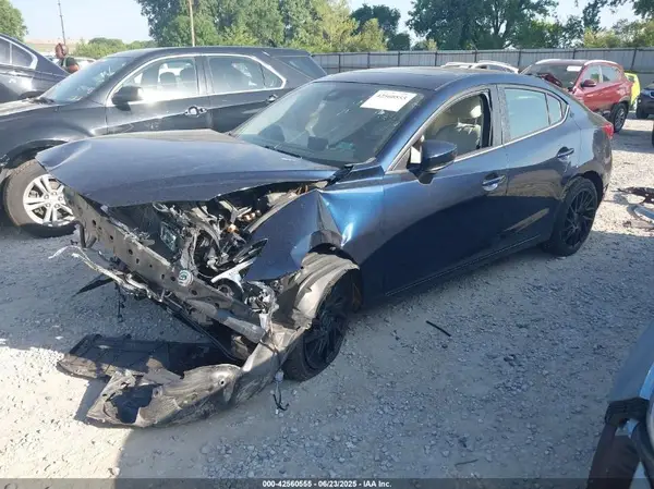 3MZBN1W3XJM227161 2018 MAZDA 3 - Image 2