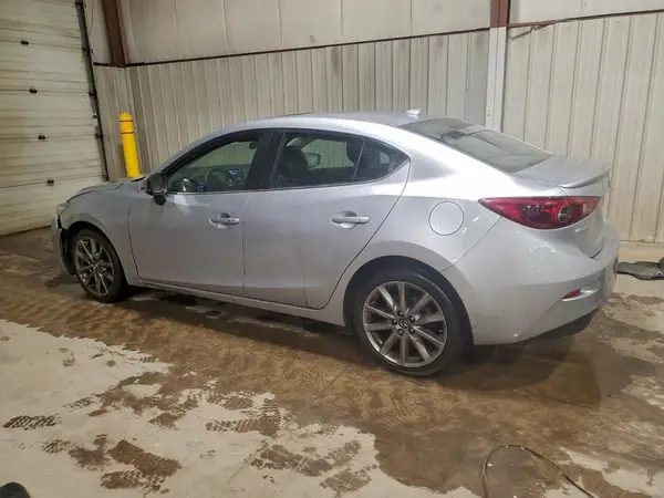 3MZBN1W3XJM237687 2018 MAZDA 3 - Image 2