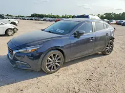 3MZBN1W3XJM251458 2018 MAZDA 3