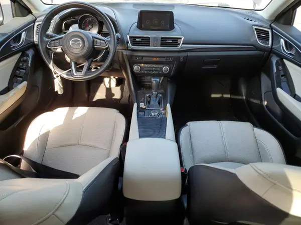 3MZBN1W3XJM251458 2018 MAZDA 3 - Image 8