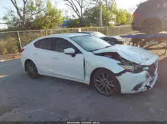 3MZBN1W3XJM258071 2018 MAZDA 3