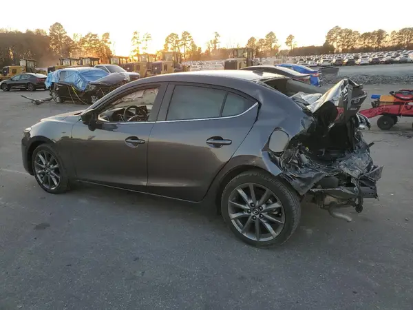 3MZBN1W3XJM272620 2018 MAZDA 3 - Image 2
