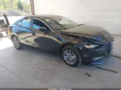 3MZBPAA72NM318645 2022 MAZDA 3