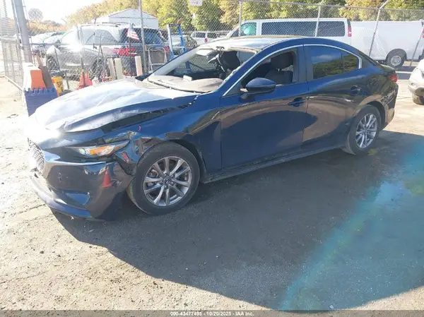 3MZBPAA73NM301353 2022 MAZDA 3 - Image 2