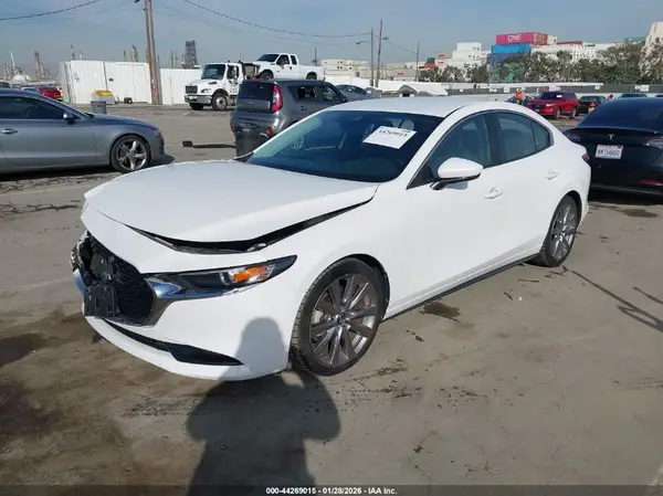 3MZBPAAL0KM105461 2019 MAZDA 3 - Image 2