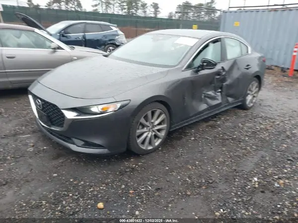 3MZBPAAL1KM107817 2019 MAZDA 3 - Image 2