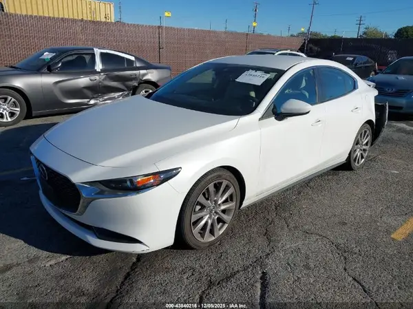 3MZBPAAL1KM112385 2019 MAZDA 3 - Image 2