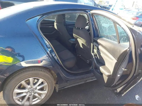 3MZBPAAL2MM200607 2021 MAZDA 3 - Image 8