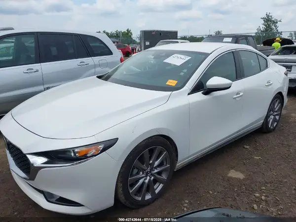 3MZBPAAL6KM105402 2019 MAZDA 3 - Image 2