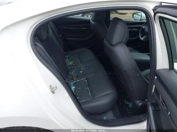 3MZBPAAL6KM105402 2019 MAZDA 3 - Image 8