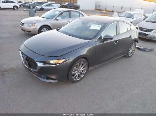 3MZBPAAL6KM112852 2019 MAZDA 3 - Image 2