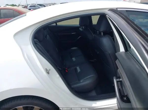 3MZBPAAL9KM105989 2019 MAZDA 3 - Image 8