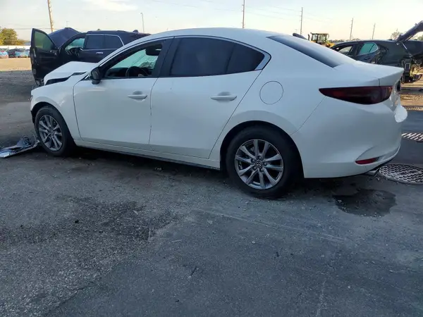 3MZBPAAL9MM205058 2021 MAZDA 3 - Image 2