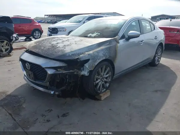 3MZBPAALXKM110263 2019 MAZDA 3 - Image 2