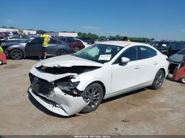 3MZBPAAM1RM424631 2024 MAZDA 3 - Image 2