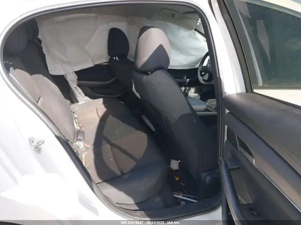 3MZBPAAM1SM457473 2025 MAZDA 3 - Image 8