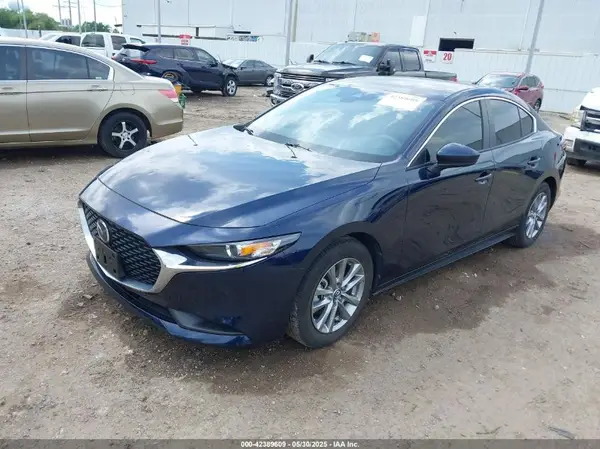 3MZBPAAM2PM361827 2023 MAZDA 3 - Image 2