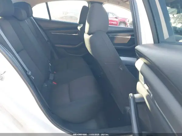 3MZBPAAM2RM422225 2024 MAZDA 3 - Image 8