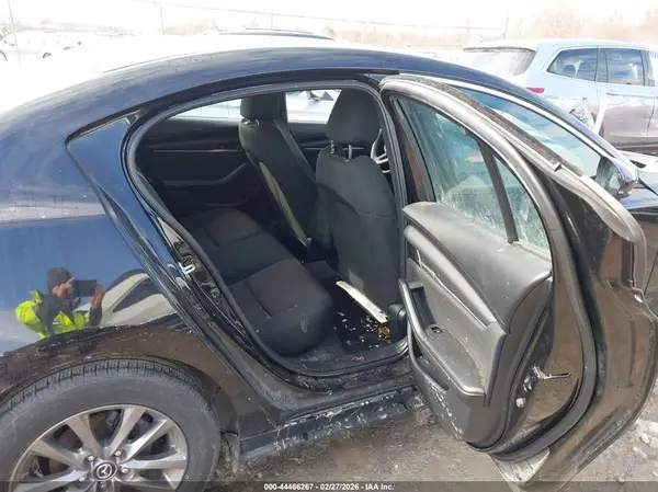 3MZBPAAM2RM434701 2024 MAZDA 3 - Image 8