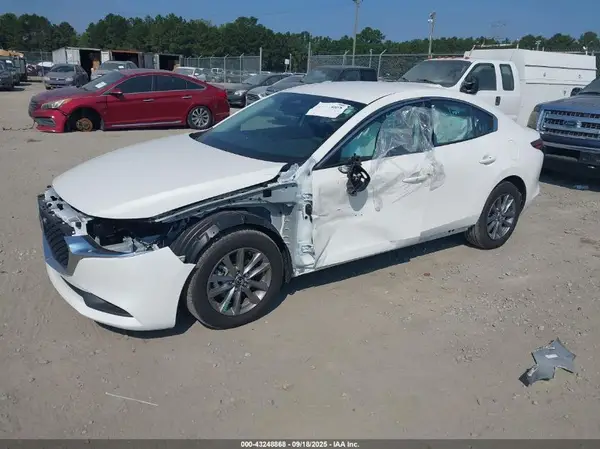 3MZBPAAM5SM460165 2025 MAZDA 3 - Image 2