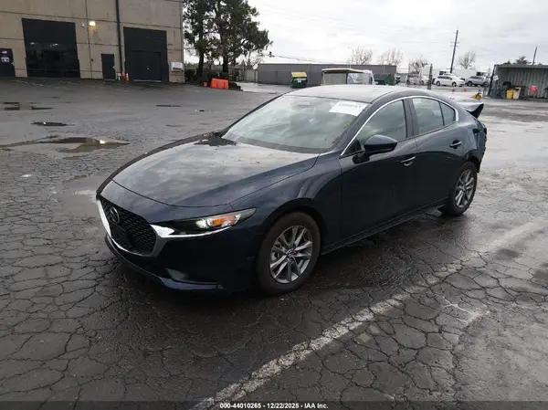 3MZBPAAM7RM425122 2024 MAZDA 3 - Image 2