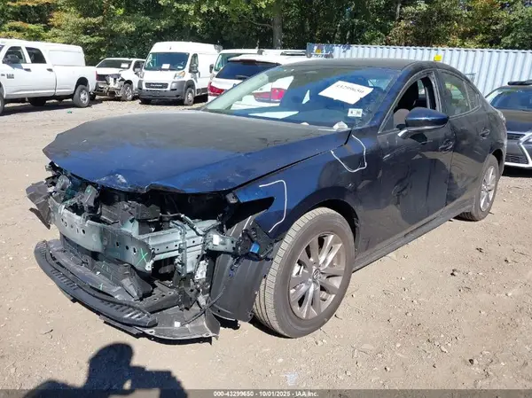 3MZBPAAM7SM472768 2025 MAZDA 3 - Image 2