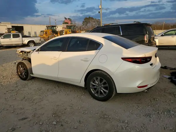 3MZBPAAMXRM417015 2024 MAZDA 3 - Image 2