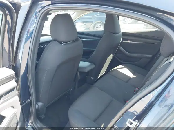 3MZBPAAMXRM421243 2024 MAZDA 3 - Image 8
