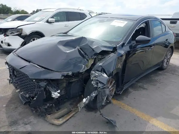 3MZBPABL0LM132935 2020 MAZDA 3 - Image 2