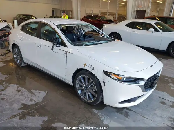 3MZBPABL2NM313697 2022 MAZDA 3 - Image 1