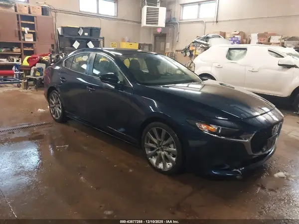 3MZBPABL9NM317326 2022 MAZDA 3 - Image 1