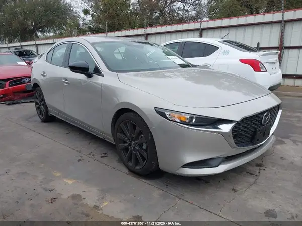 3MZBPABM6SM469262 2025 MAZDA 3 - Image 1
