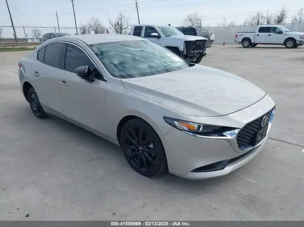 3MZBPABM7SM450378 2025 MAZDA 3 - Image 1