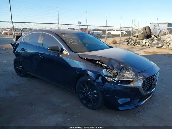 3MZBPABM7SM479881 2025 MAZDA 3 - Image 1
