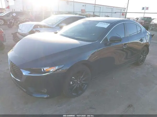 3MZBPABM7SM479881 2025 MAZDA 3 - Image 2