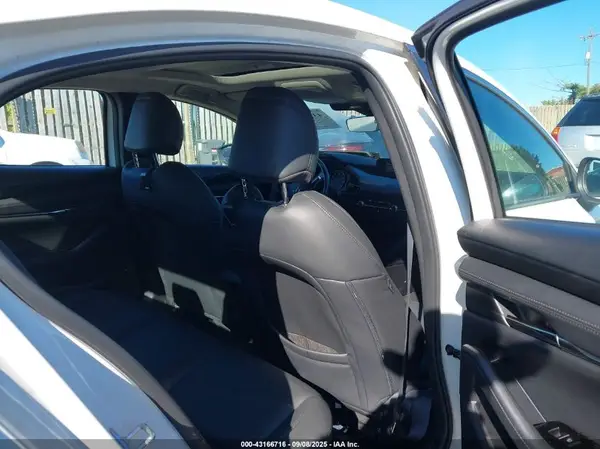 3MZBPACL0NM300591 2022 MAZDA 3 - Image 8