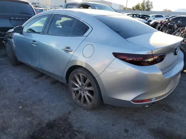 3MZBPACL6LM128077 2020 MAZDA 3 - Image 2