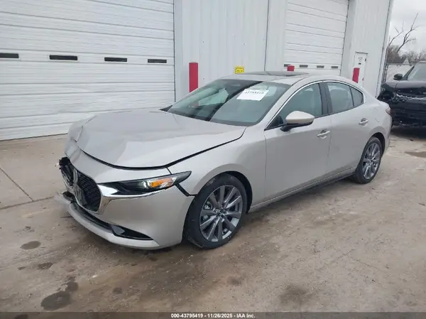 3MZBPACM7SM472542 2025 MAZDA 3 - Image 2
