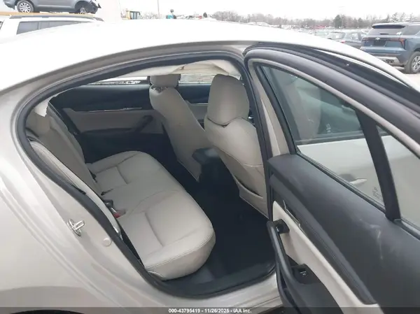 3MZBPACM7SM472542 2025 MAZDA 3 - Image 8
