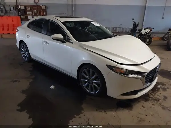 3MZBPACM8RM400758 2024 MAZDA 3 - Image 1