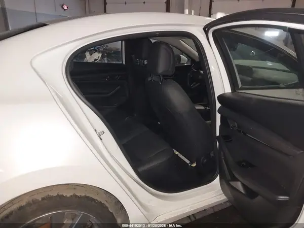 3MZBPACM8RM400758 2024 MAZDA 3 - Image 8